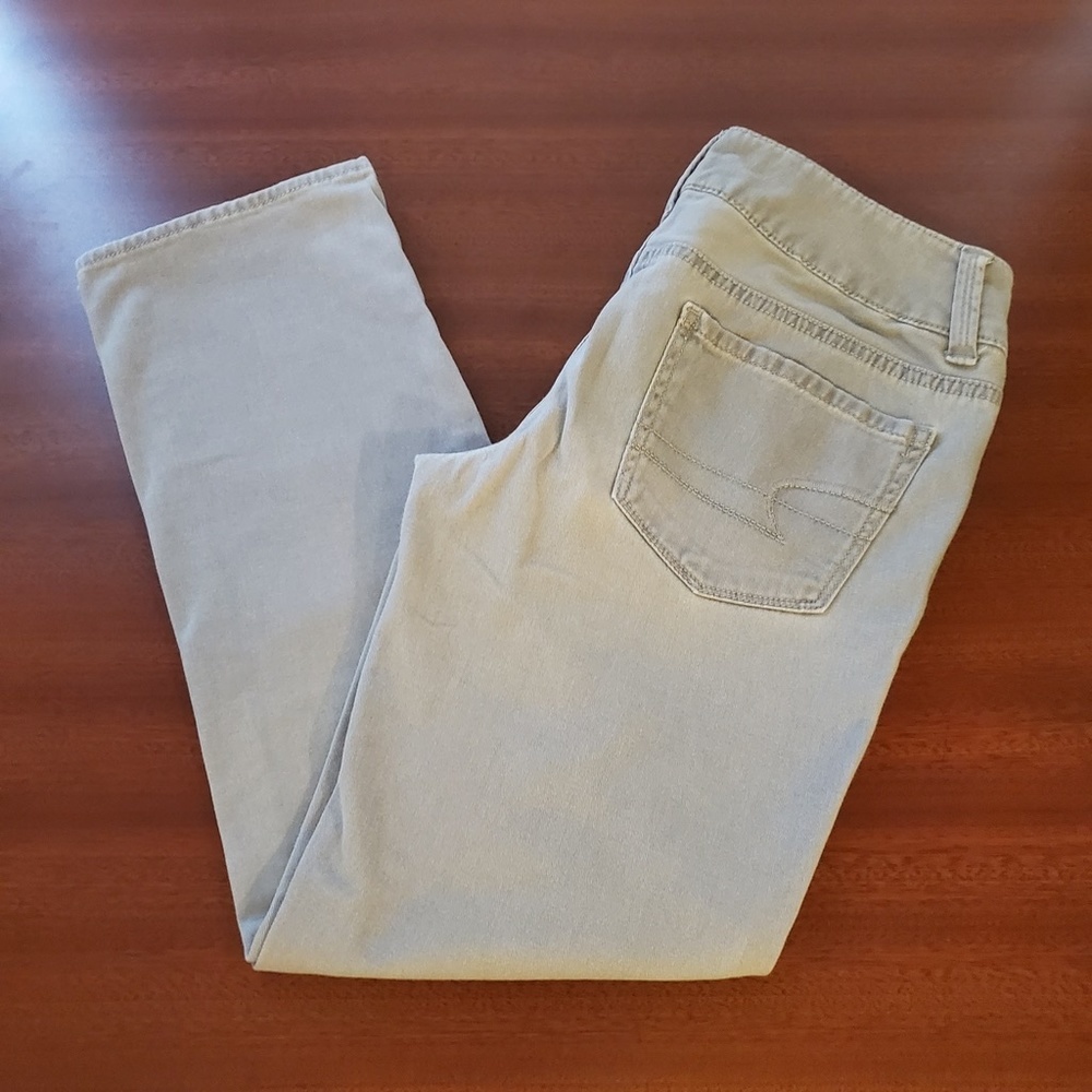 American Eagle Stretch Artist